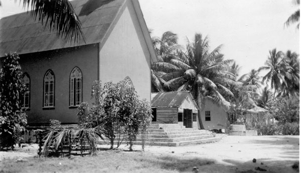  Hikueru church 